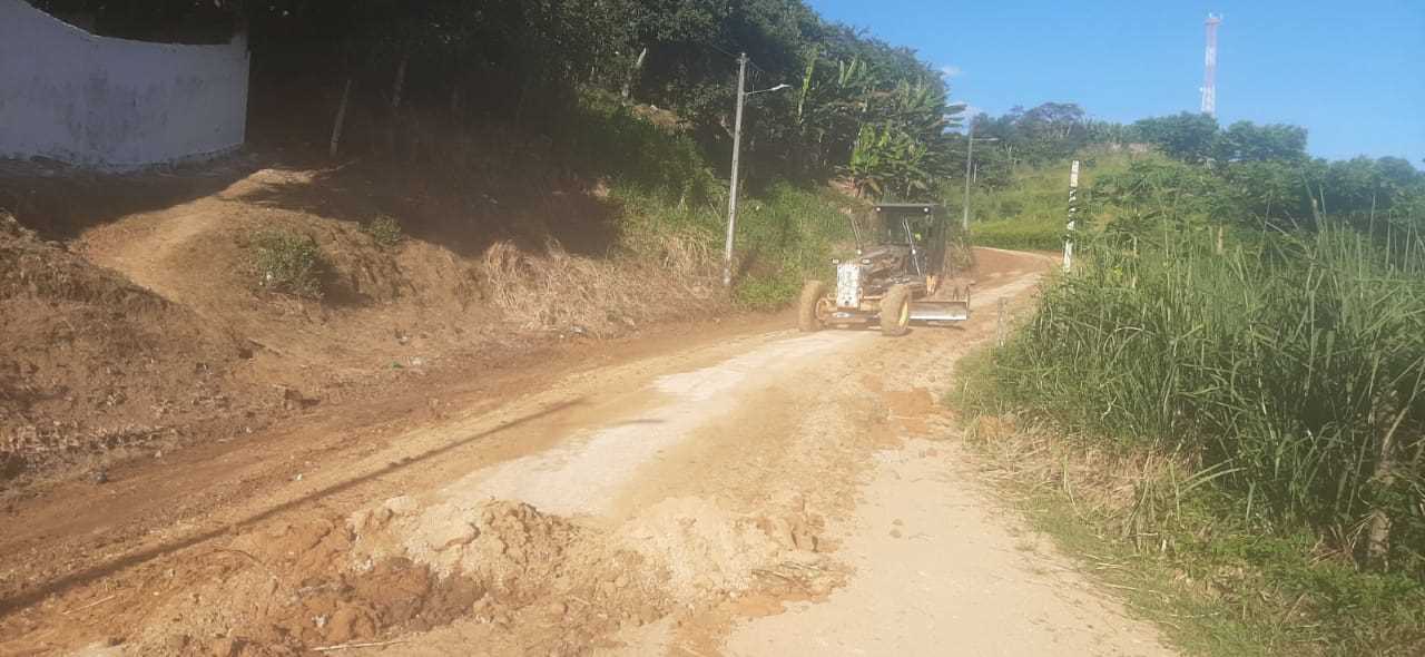 Camacã: Fim de mandato e o prefeito Oziel não para de trabalhar. Já passam de 50 ruas calçadas